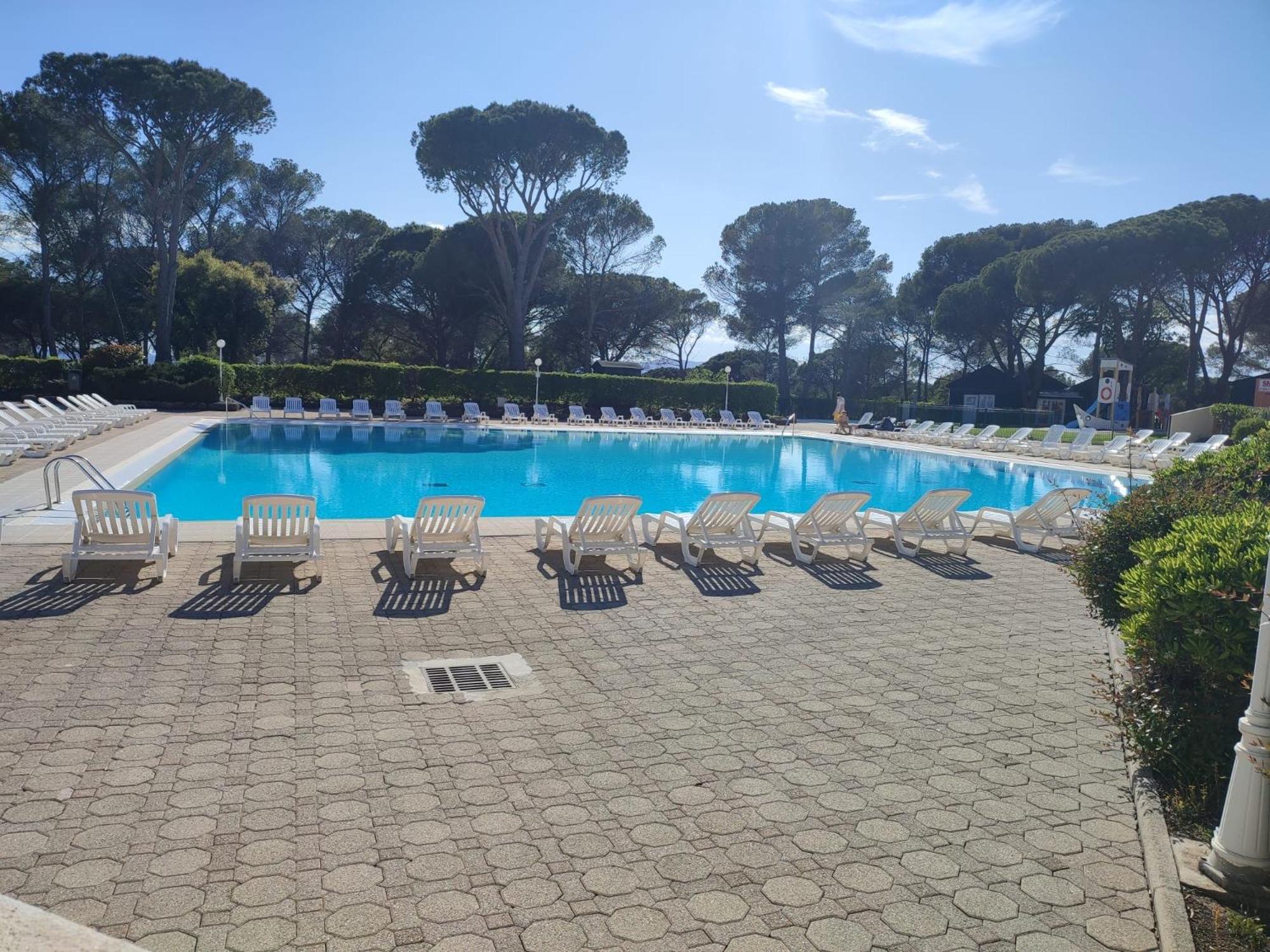 Charmant 2 Pieces Au Coeur Des Golfs De Saint Raphael Экстерьер фото